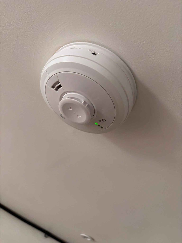 Mains-powered smoke alarm installed at Islington property